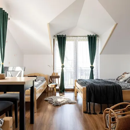 Dw Pod Zlotym Kasztanem Apartman *