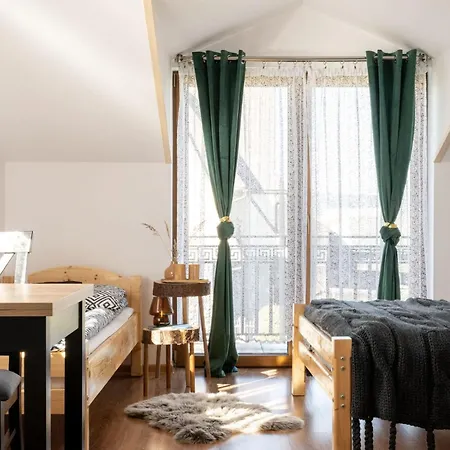 Dw Pod Zlotym Kasztanem Apartman *