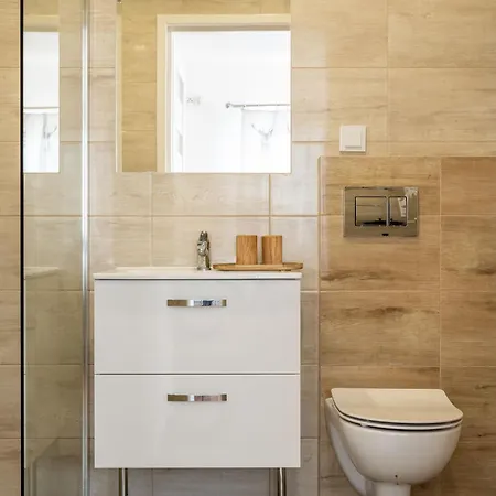 Dw Pod Zlotym Kasztanem * Trybsz