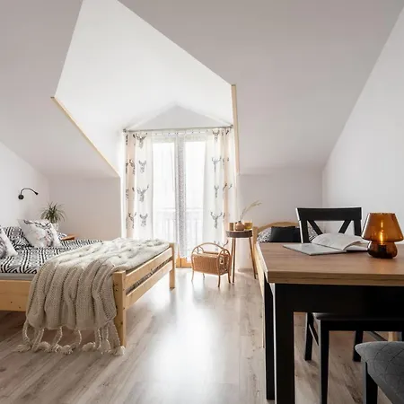 Apartman Dw Pod Zlotym Kasztanem Újterebes