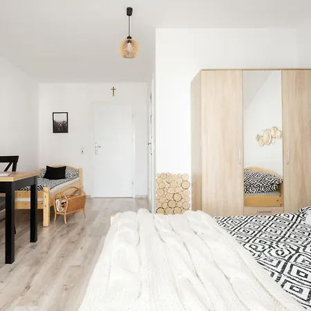 Dw Pod Zlotym Kasztanem