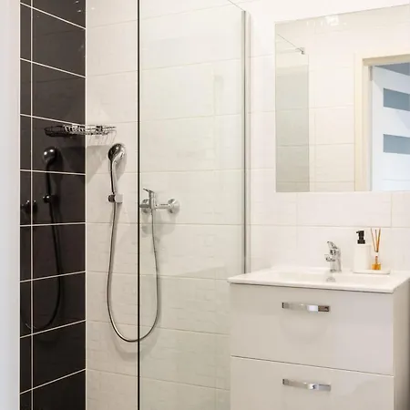 Dw Pod Zlotym Kasztanem * Újterebes