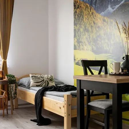 Dw Pod Zlotym Kasztanem Apartman *