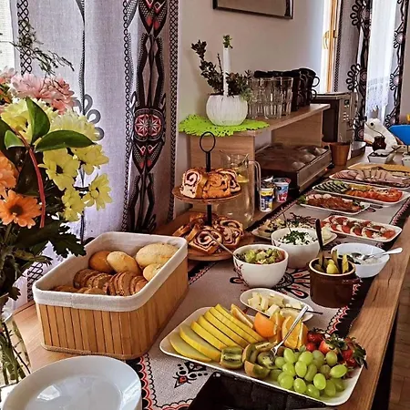 Dw Pod Zlotym Kasztanem Trybsz