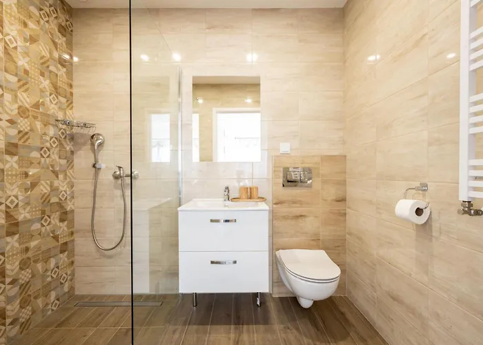 Dw Pod Zlotym Kasztanem *